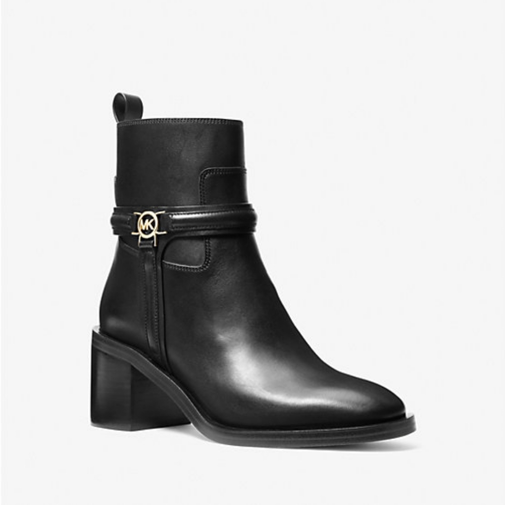 Michael Kors Brand New never worn Mindy boots sz 9
